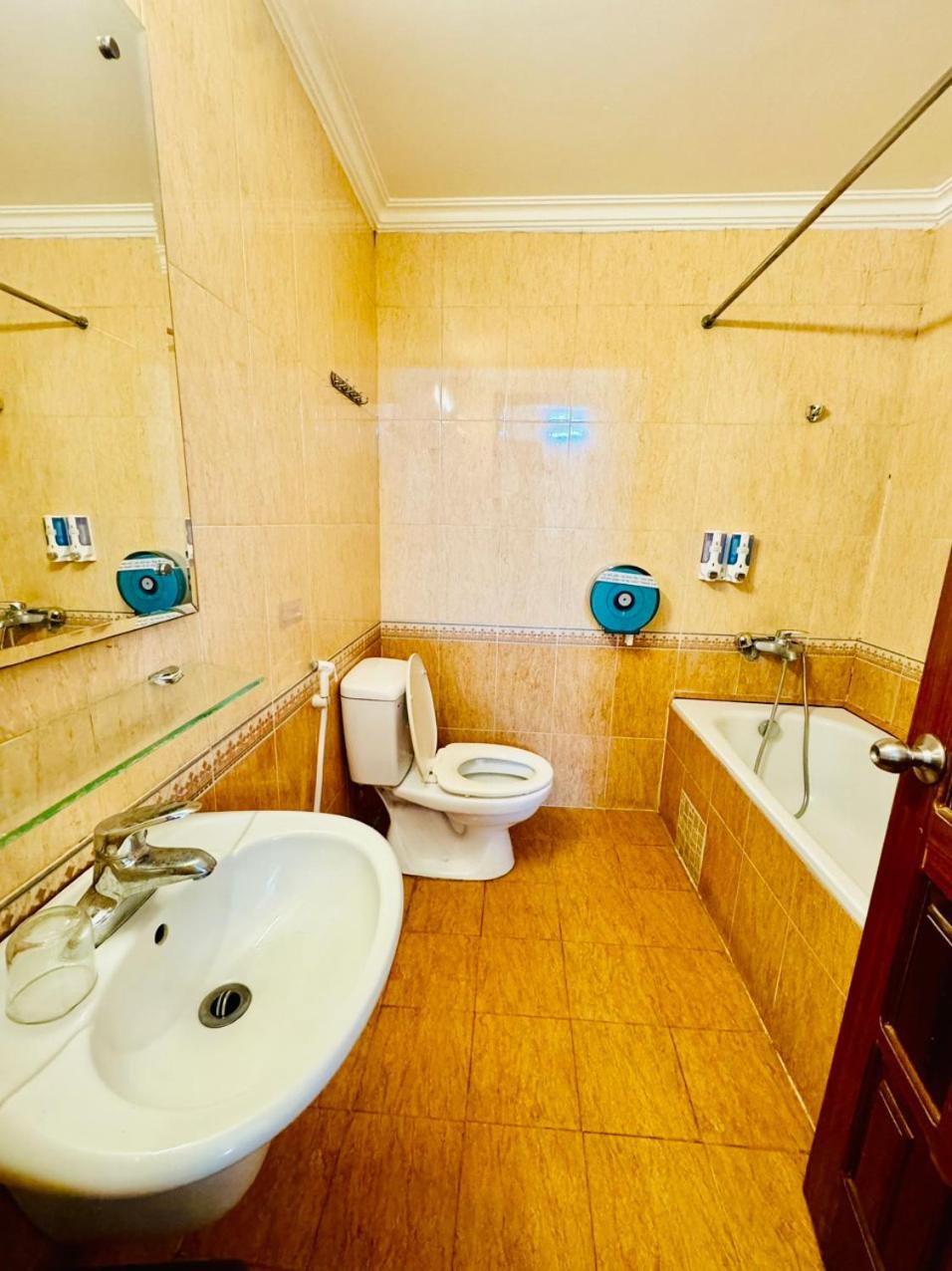 Il Divo Hostel & Spa Hanoi Bagian luar foto